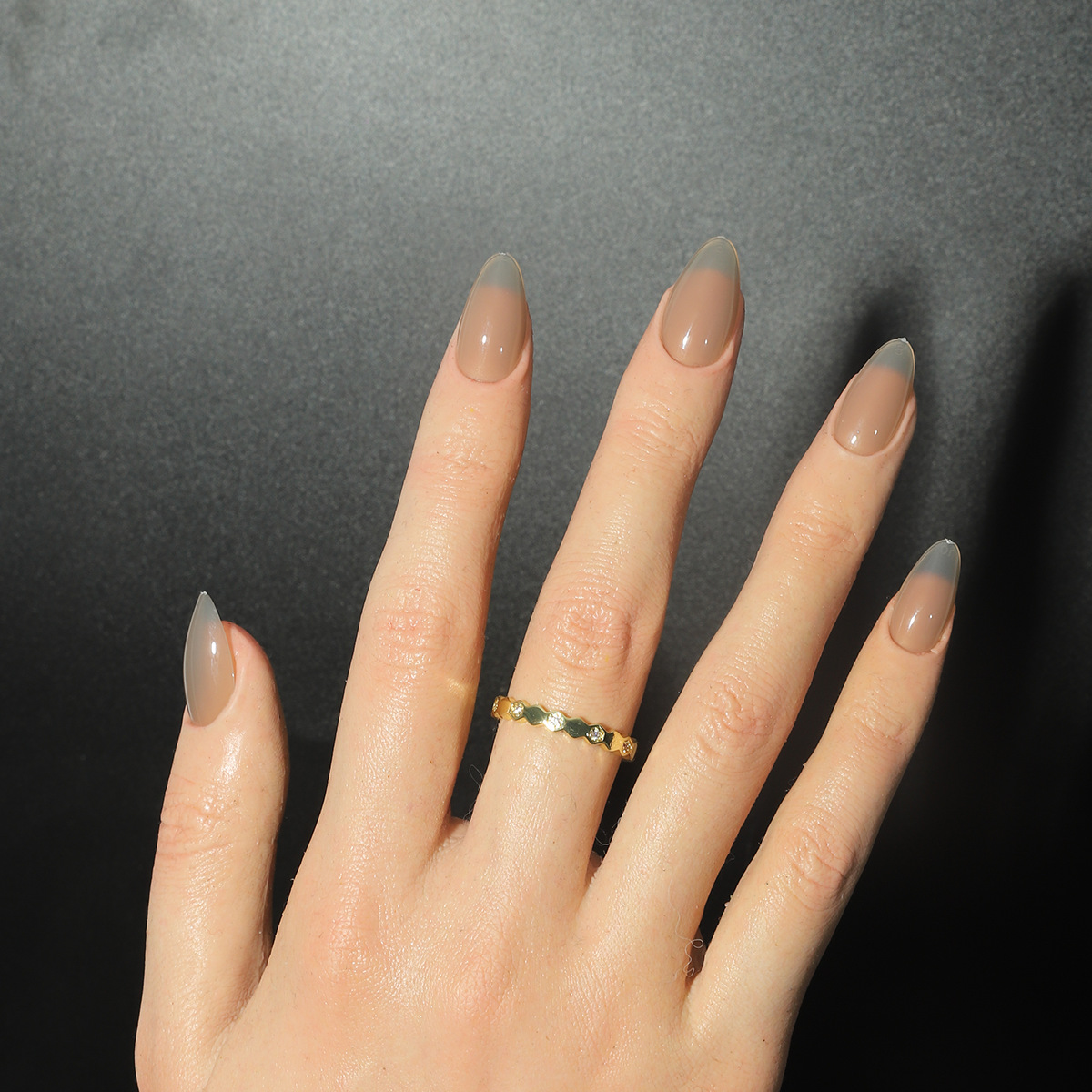 Invisible Solid Color Nail Tips Short Almond Shape Glossy Finish Wearable Nail Tips Removable Nail Tips